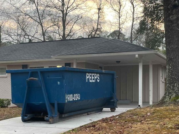 east-point-ga-dumpster-rental-driveway-delivery-peeps-containers 1 Dumpster Rental in East Point, GA: What Homeowners & Contractors Need to Know